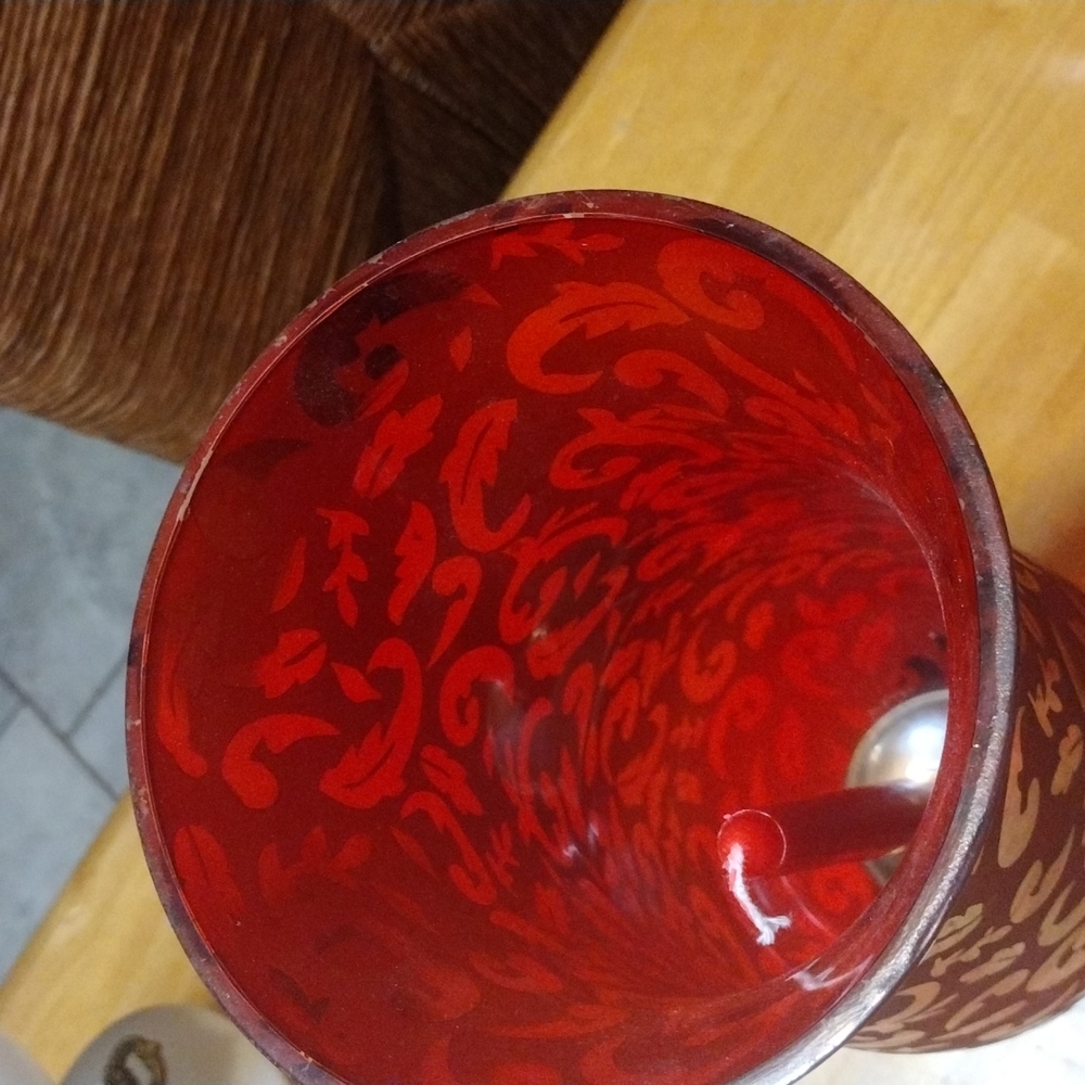 Gorgeous Pre-owned hurricane etch glass and metal candle holder - Picture 4 of 5